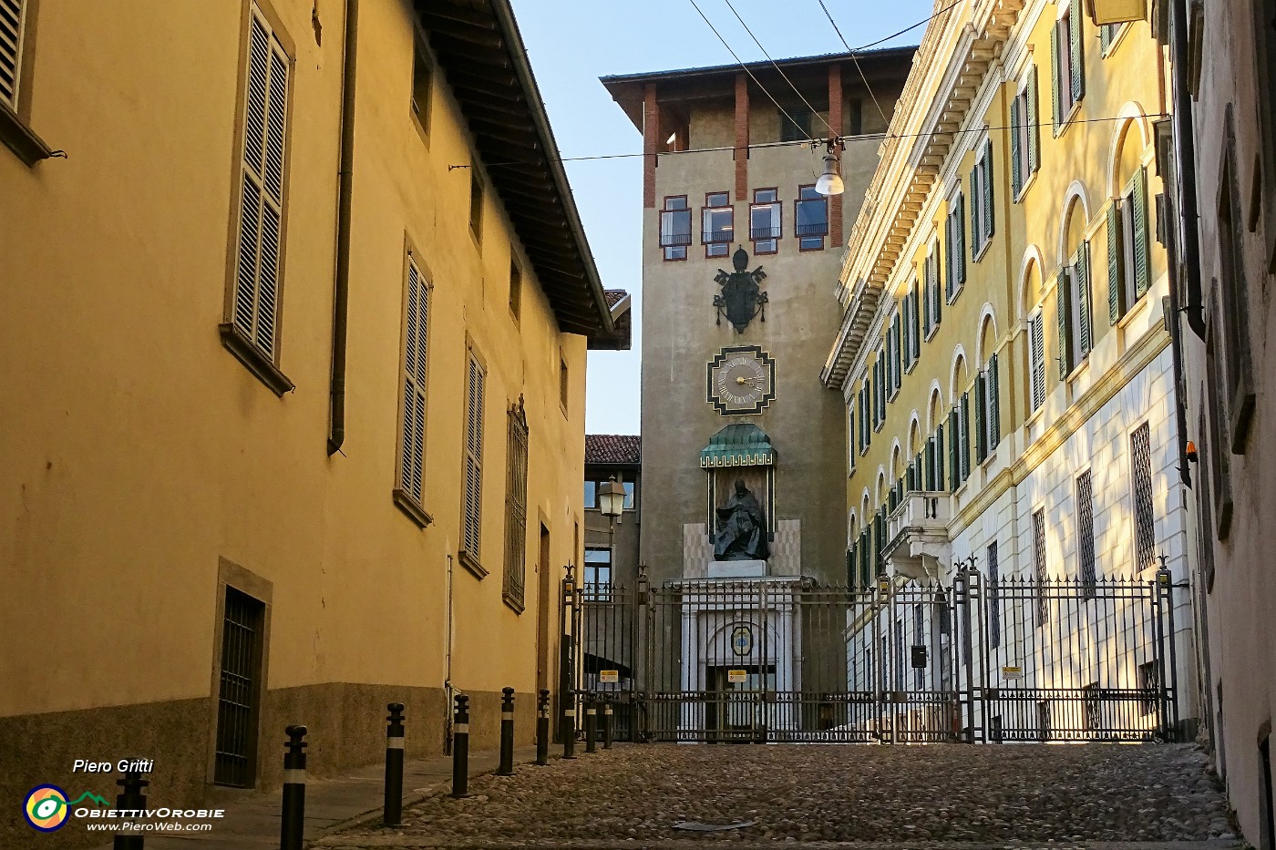 86 In via Arena, ingresso al Seminario Vescovile.JPG